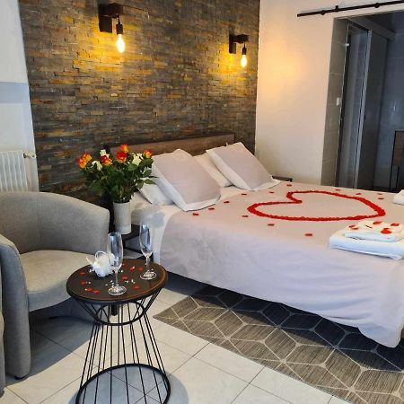 Bed and Breakfast Au Bonheur Des Ruelles Monpazier Exterior foto
