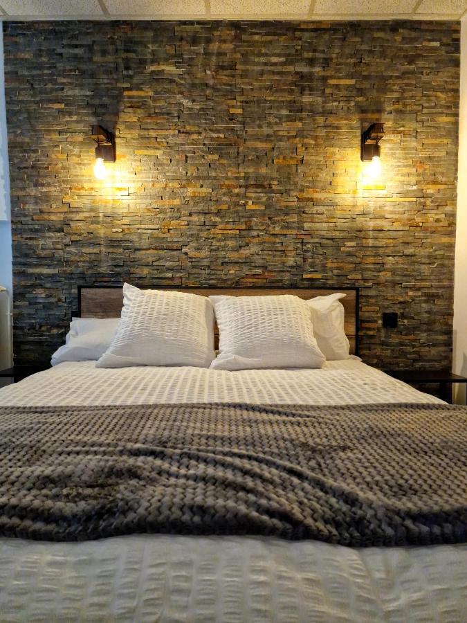 Bed and Breakfast Au Bonheur Des Ruelles Monpazier Exterior foto