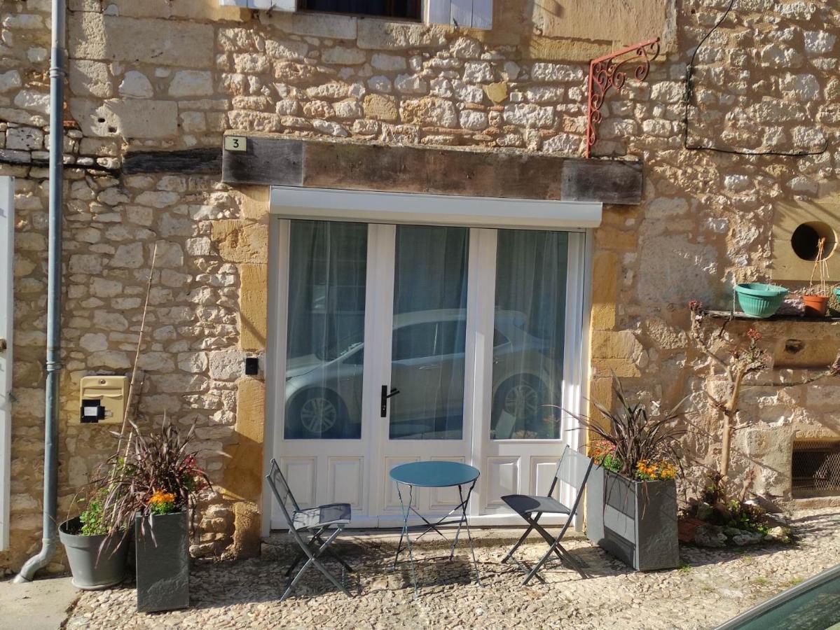 Bed and Breakfast Au Bonheur Des Ruelles Monpazier Exterior foto